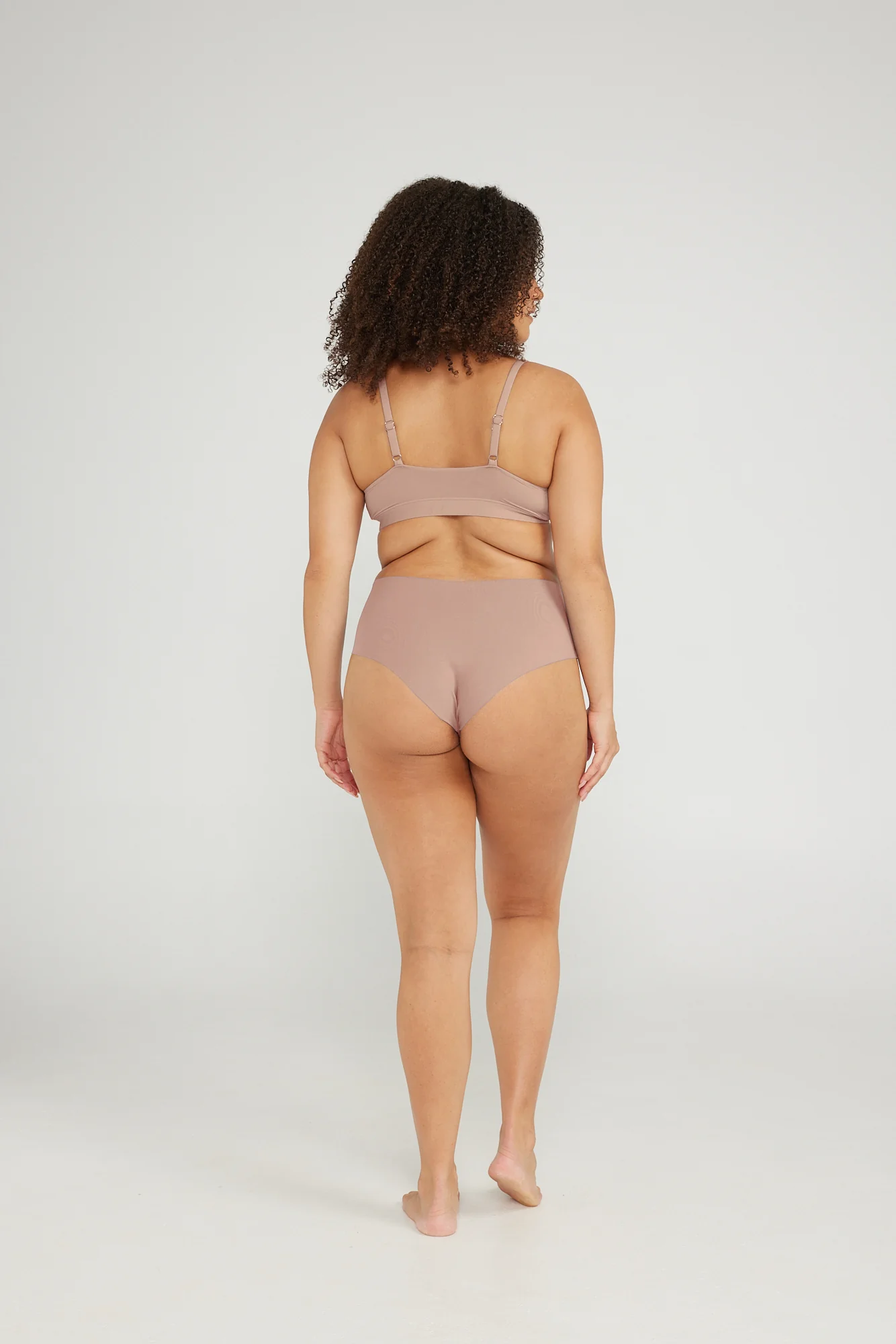 Mid-Rise Cheeky - Seamless Cotton - Latte - Image 5